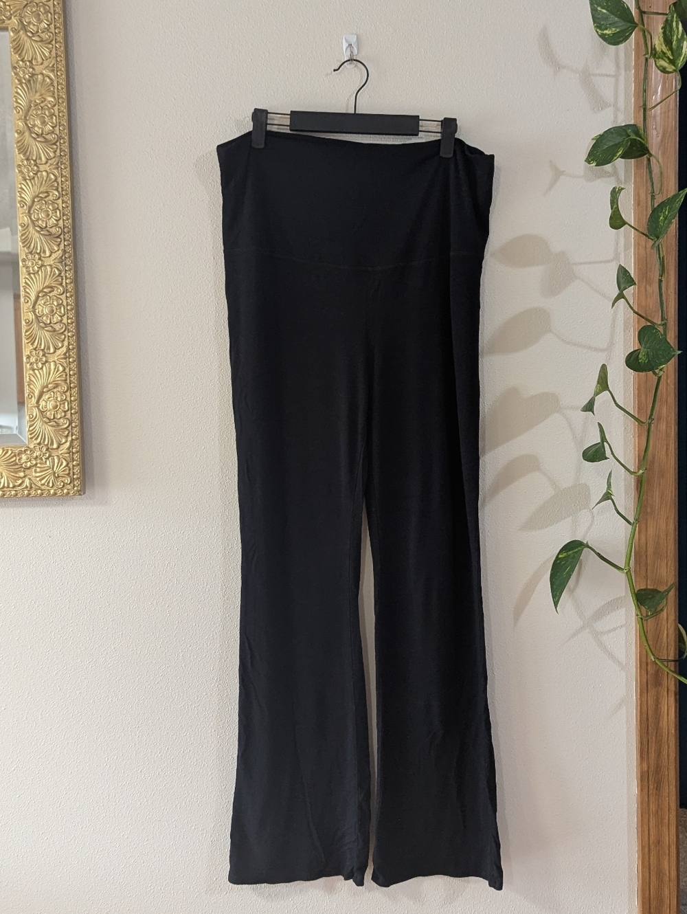 Motherhood Rayon Flare Leggings